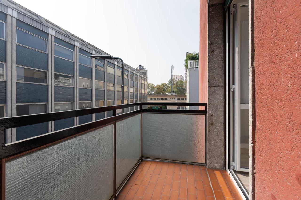 Cagnola Cozy Apartament With Balcony Milán Exterior foto